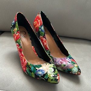Beautifully hand-painted, 143 heart girl, high heels floral design